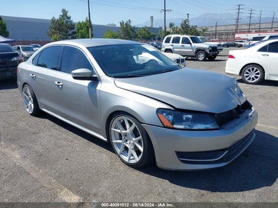 VOLKSWAGEN PASSAT 2012