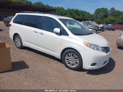 TOYOTA SIENNA 2016