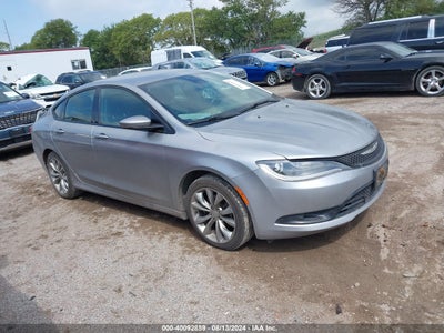 CHRYSLER 200 2015