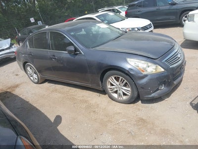 INFINITI JOURNEY 2011