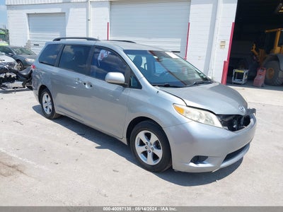 TOYOTA SIENNA 2011