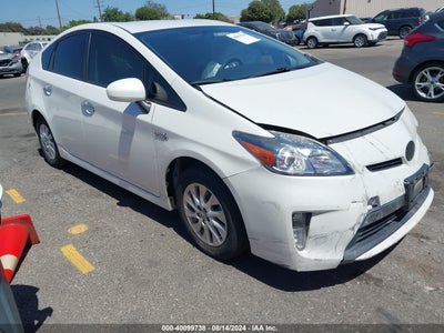 TOYOTA PRIUS PLUG-IN 2015