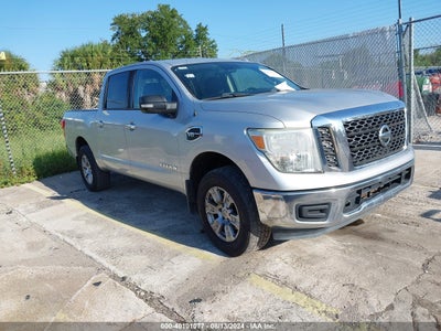 NISSAN TITAN 2017