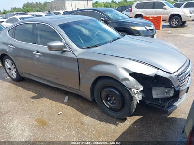 INFINITI M37 2011
