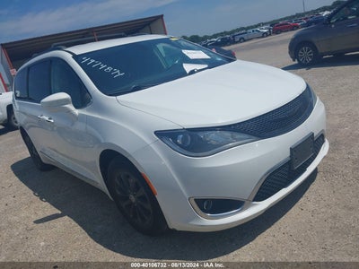 CHRYSLER PACIFICA 2017