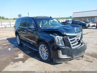 CADILLAC ESCALADE 2017