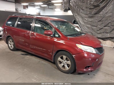 TOYOTA SIENNA 2013