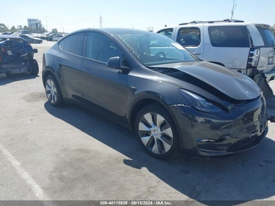TESLA MODEL Y 2024
