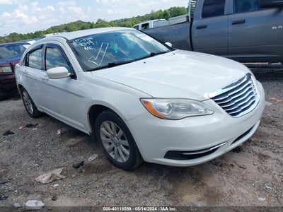 CHRYSLER 200 2011