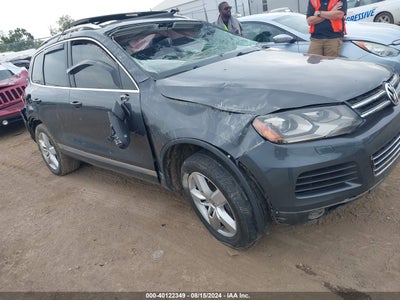 VOLKSWAGEN TOUAREG 2014