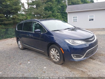 CHRYSLER PACIFICA 2017