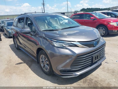 TOYOTA SIENNA 2023