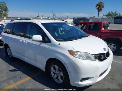TOYOTA SIENNA 2013