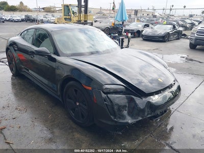 PORSCHE TAYCAN 2023