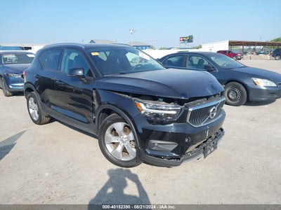 VOLVO XC40 2022