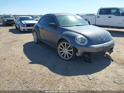 VOLKSWAGEN BEETLE 2014