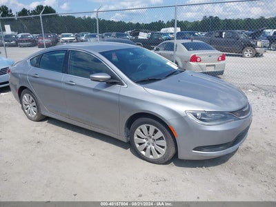 CHRYSLER 200 2017