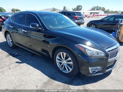 INFINITI Q70 2018