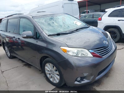 TOYOTA SIENNA 2013