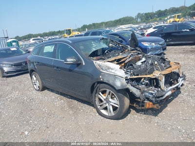 VOLVO V60 2015