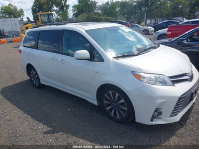 TOYOTA SIENNA 2019