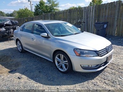 VOLKSWAGEN PASSAT 2012