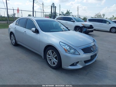 INFINITI JOURNEY 2011