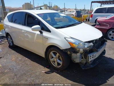TOYOTA PRIUS V 2017