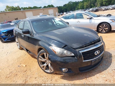 INFINITI M37 2013