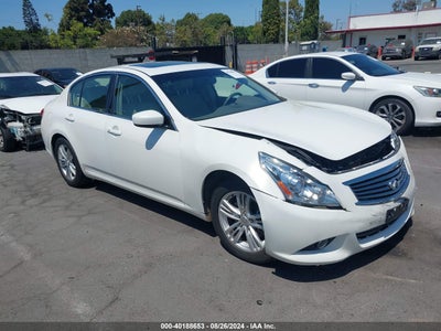INFINITI G37 2013