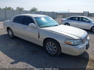 LINCOLN TOWN CAR 2003