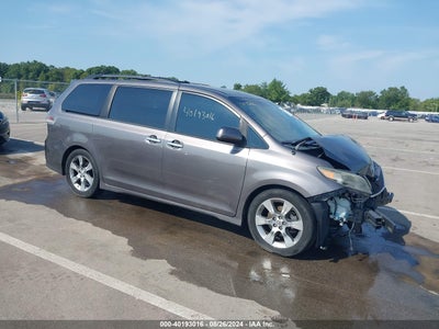 TOYOTA SIENNA 2013