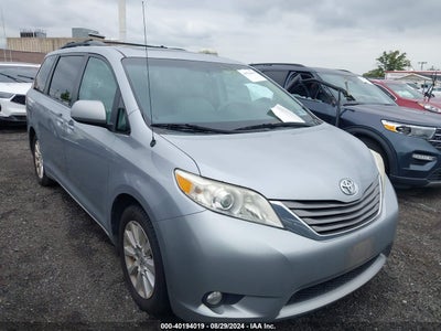TOYOTA SIENNA 2011