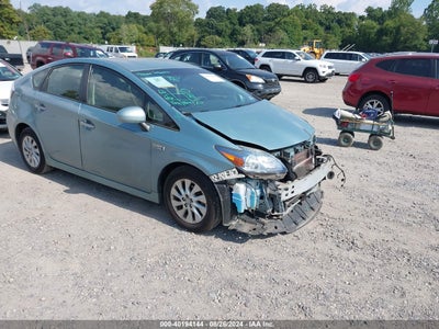 TOYOTA PRIUS PLUG-IN 2013