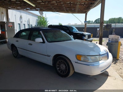 LINCOLN TOWN CAR 2000