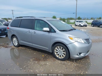 TOYOTA SIENNA 2012
