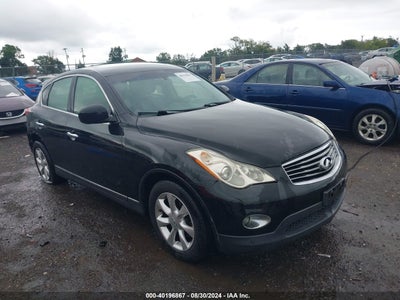 INFINITI JOURNEY 2010