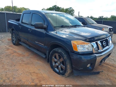 NISSAN TITAN 2015