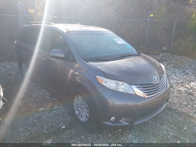 TOYOTA SIENNA 2016