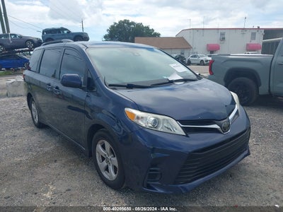 TOYOTA SIENNA 2018