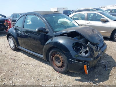 VOLKSWAGEN NEW BEETLE 2010