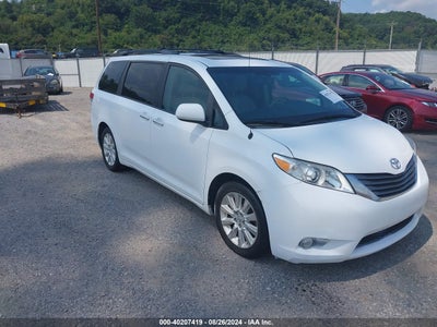 TOYOTA SIENNA 2013