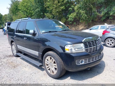 LINCOLN NAVIGATOR 2011