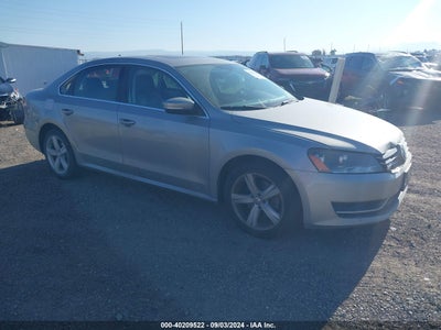 VOLKSWAGEN PASSAT 2013