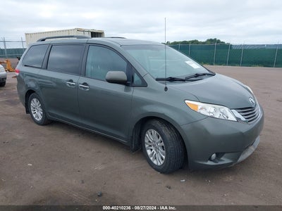TOYOTA SIENNA 2014