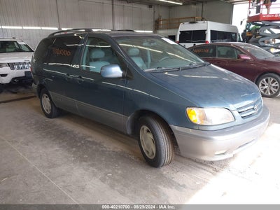 TOYOTA SIENNA 2001