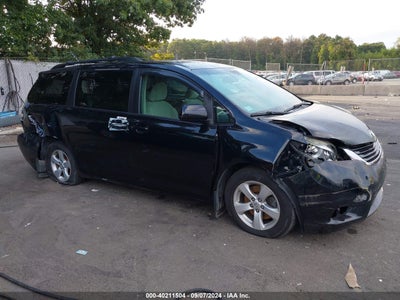 TOYOTA SIENNA 2017