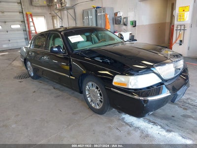 LINCOLN TOWN CAR 2008