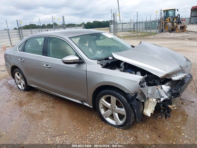 VOLKSWAGEN PASSAT 2012