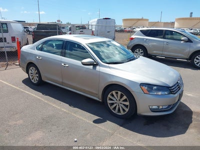 VOLKSWAGEN PASSAT 2012